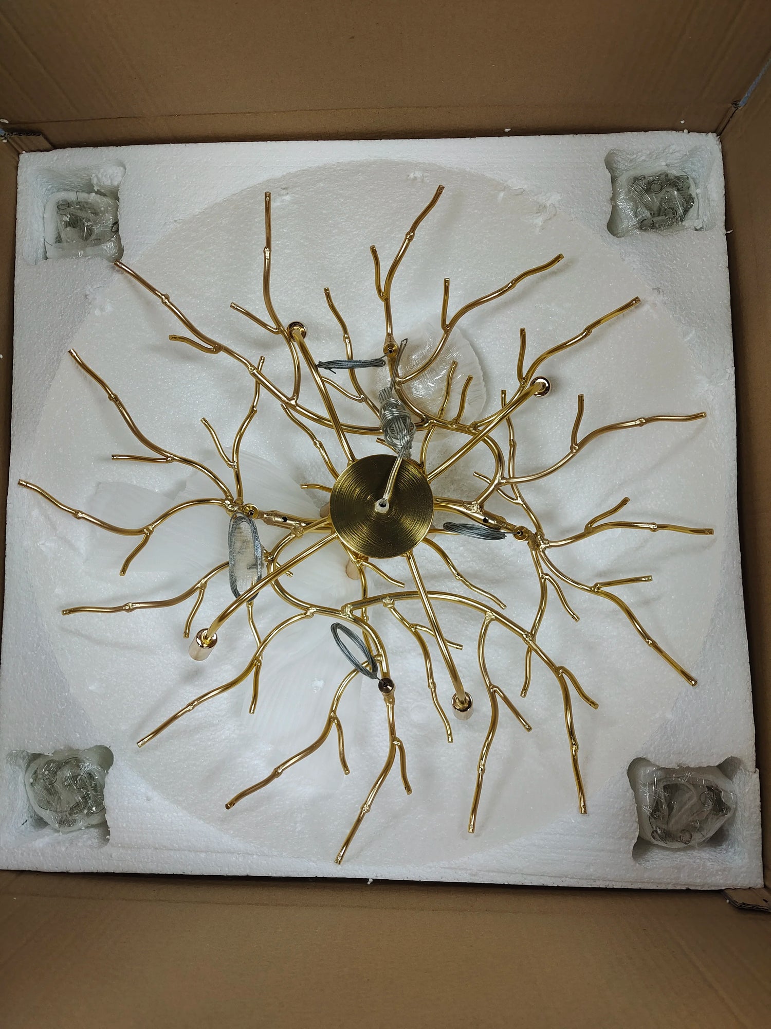 Luxury Crystal Chandelier  Elegant Metal Hanging Lamp for Dining Room Living Room  Hotel Décor in Gold Finish