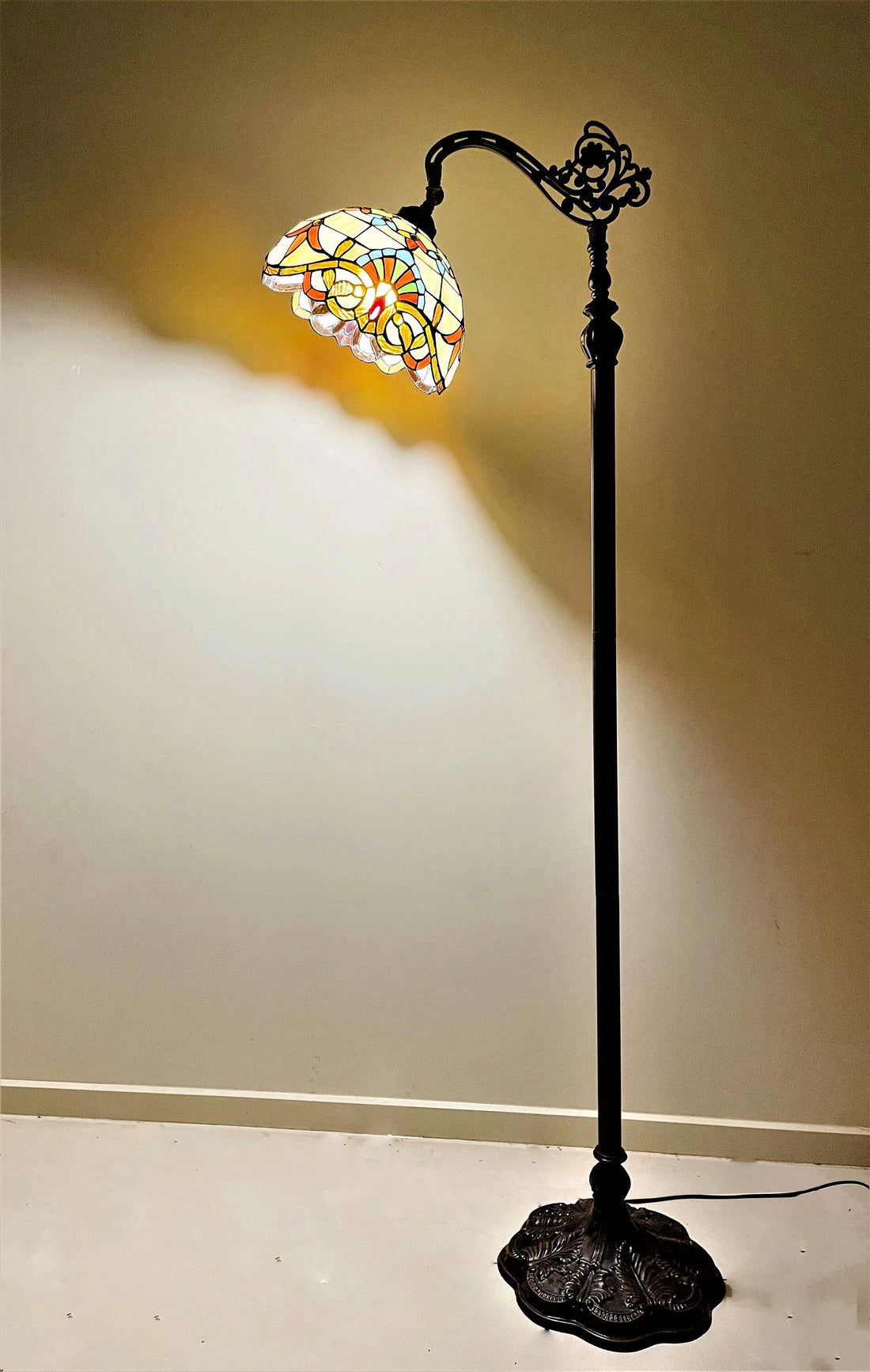 165cm Tiffany Adjustable Floor Lamp, 12" Lampshade Leadlight Stained Glass Tiffany Crystal Bead, Living Room Bed Room Lamp
