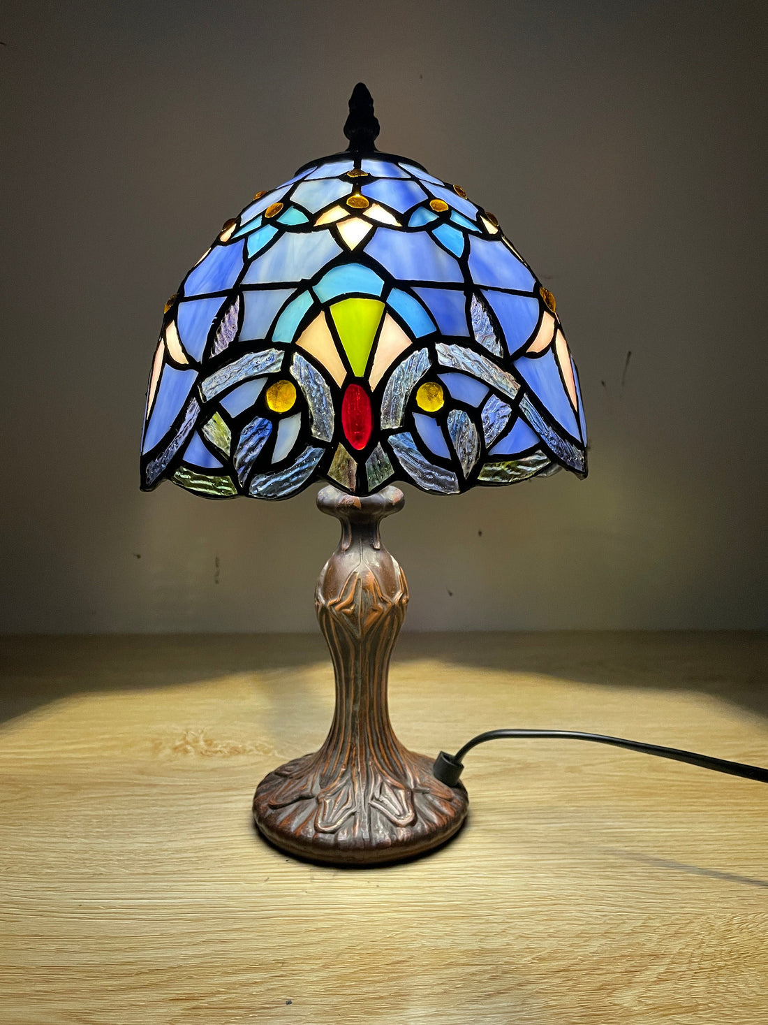 Crown Purple Violet Tiffany Lamp, Leadglass Stained Glass Shade, Crystal Bead Lamp Shade, Antique, Stained Glass Lamp Shade, Bedside Lamp